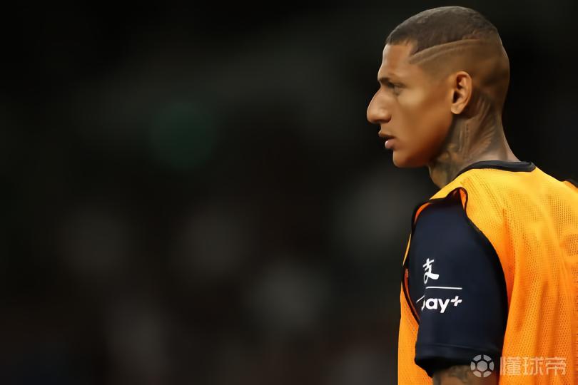 英媒：无缘英超名单，里沙利松考虑法律手段离队